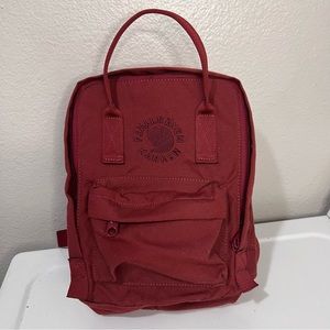 Fjaallraven Kanken Mini Backpack